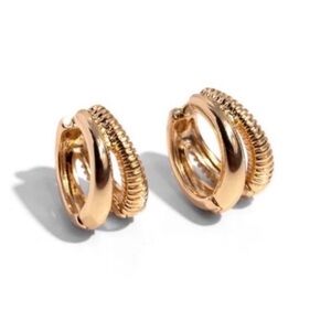 New! Zara Gold Double Hoop Huggie Earrings (1036) NWOT